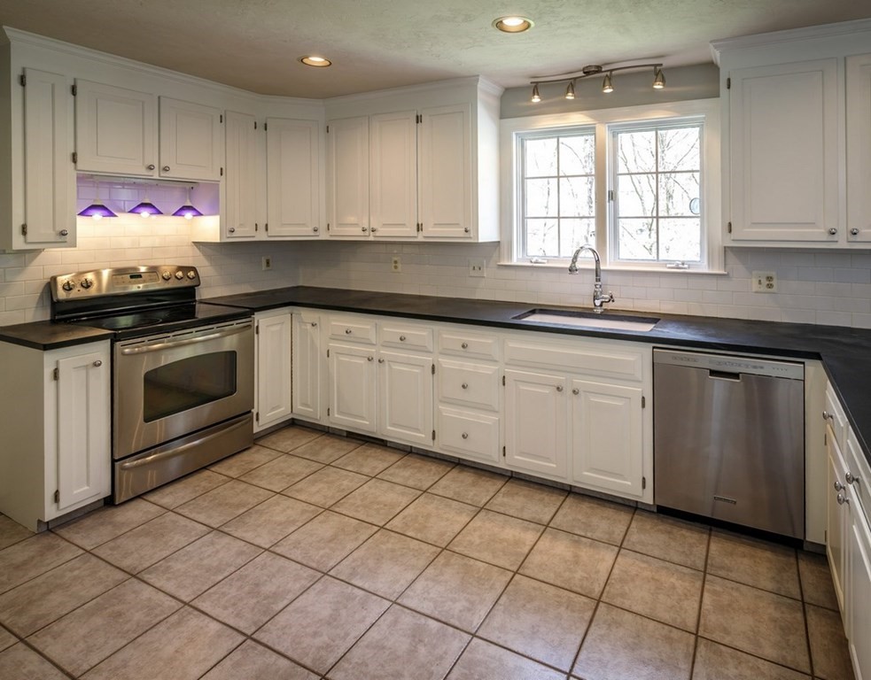 46 Wayside Road Westborough, MA 01581 - Photo 13 of 33 Gallery Image 13