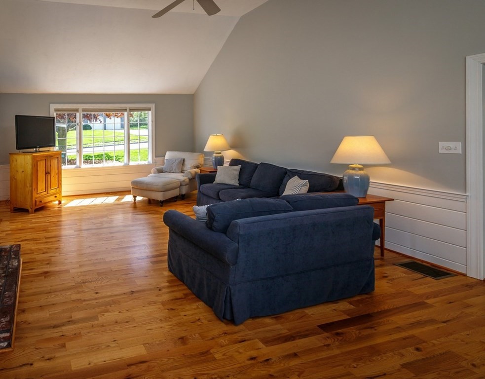 46 Wayside Road Westborough, MA 01581 - Photo 19 of 33 Gallery Image 19