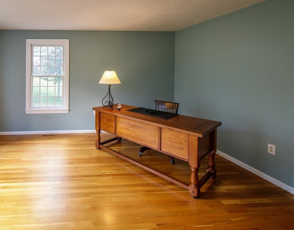 46 Wayside Road Westborough, MA 01581 - Photo 5 of 33 Gallery Image 5