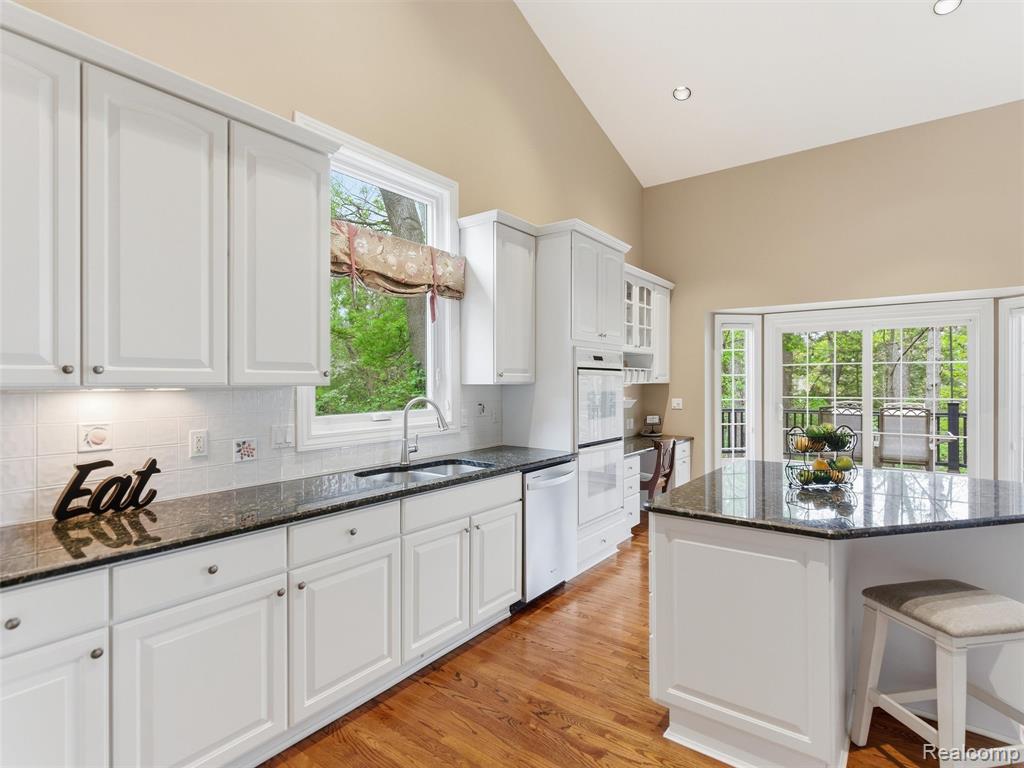 3874 Kaeleaf Road Lake Orion, MI 48360 - Photo 12 of 57 Gallery Image 12