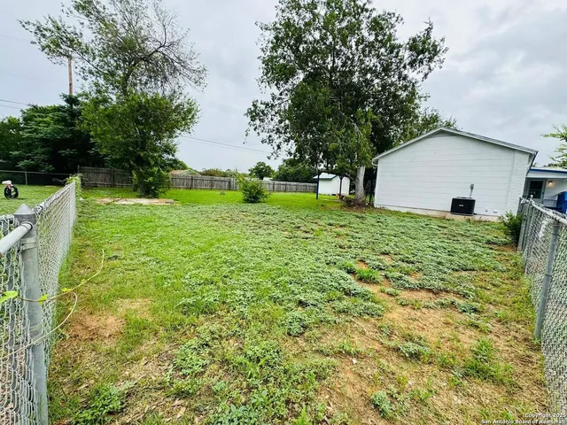 $1,575 | 8287 Farm To Market Road 2790, Somerset, TX 78069