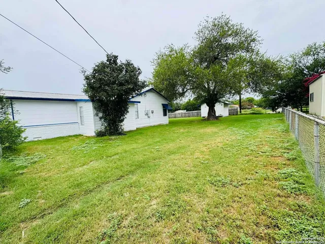 $1,575 | 8287 Farm To Market Road 2790, Somerset, TX 78069