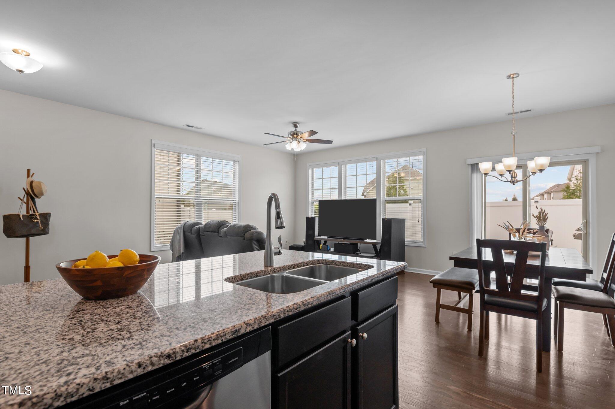 7811 Elmshire Way Raleigh, NC 27616 - Photo 12 of 51 29-web-or-mls-DSC_8933