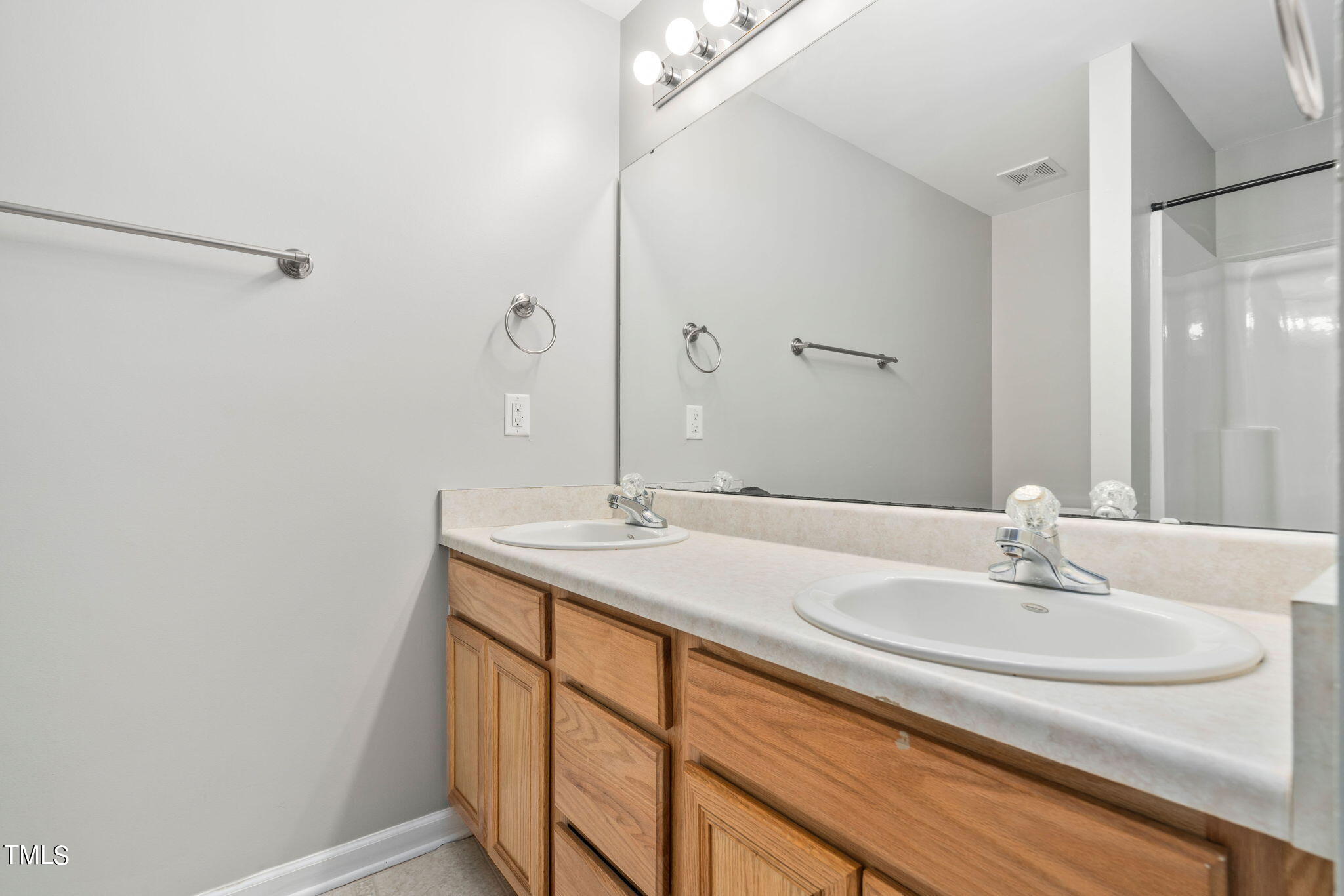 11606 Jayman Drive Raleigh, NC 27617 - Photo 11 of 39 Primary Bath