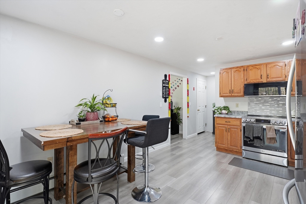 60 Walker Road, Unit 60 Shirley, MA 01464 - Photo 2 of 33