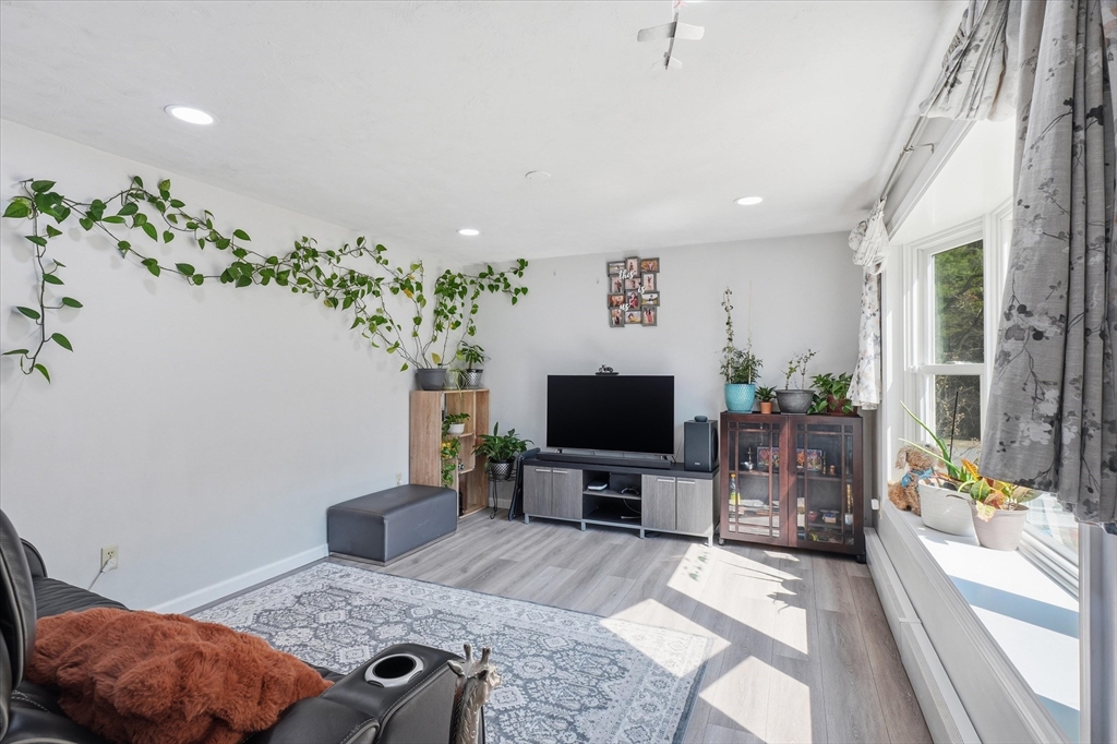 60 Walker Road, Unit 60 Shirley, MA 01464 - Photo 6 of 33