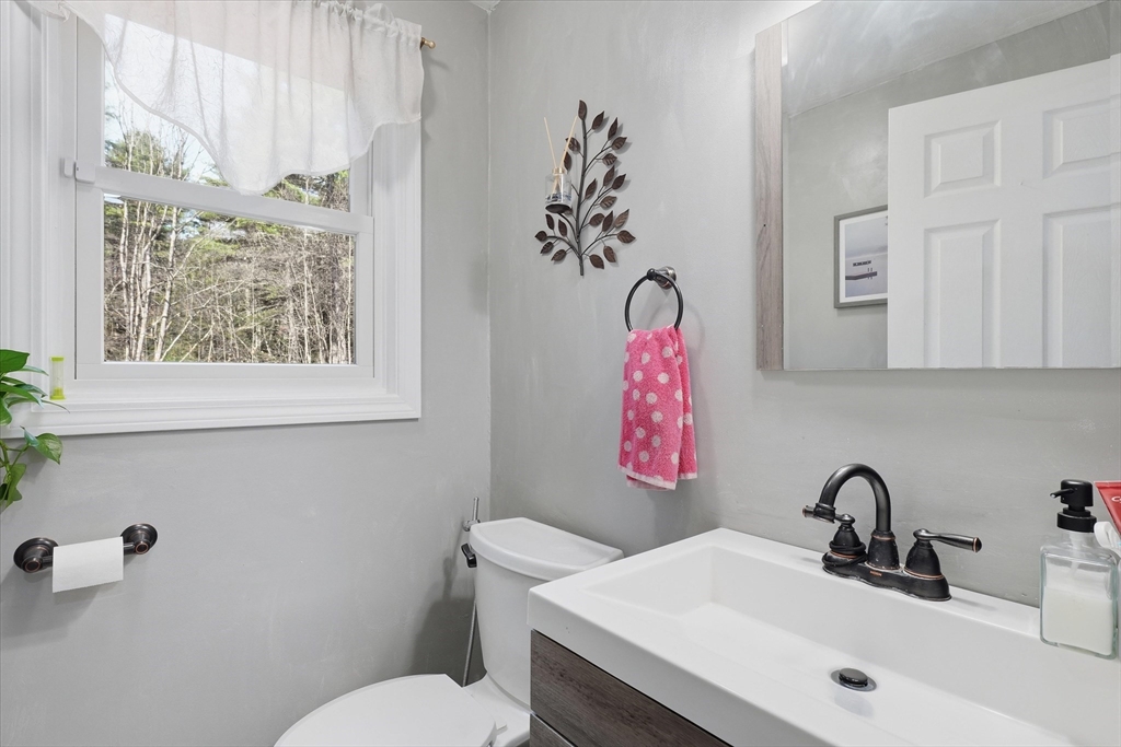 60 Walker Road, Unit 60 Shirley, MA 01464 - Photo 8 of 33