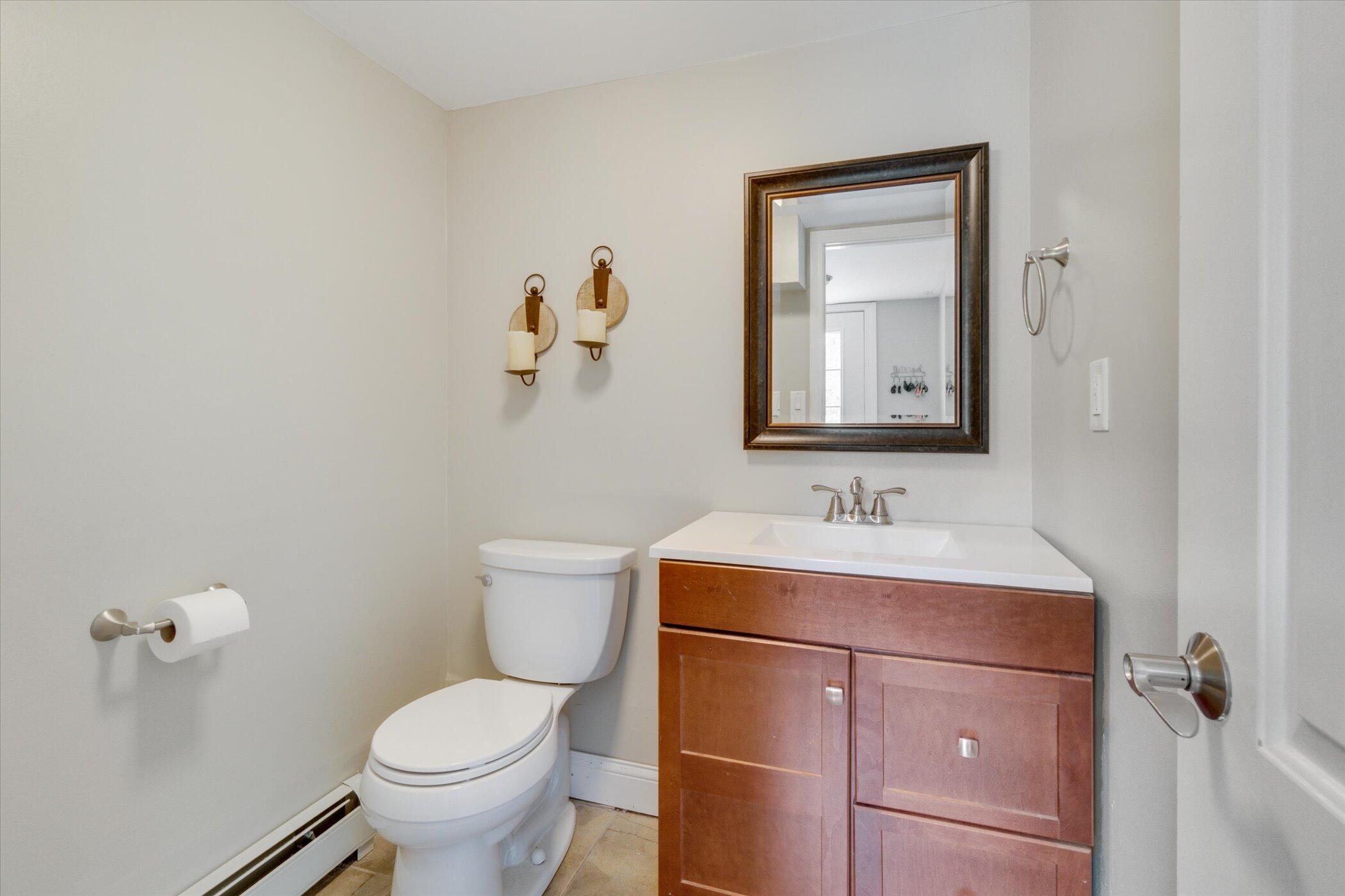 4680 Reynolds Road Jackson, MI 49201 - Photo 20 of 53 Half Bath - Main level