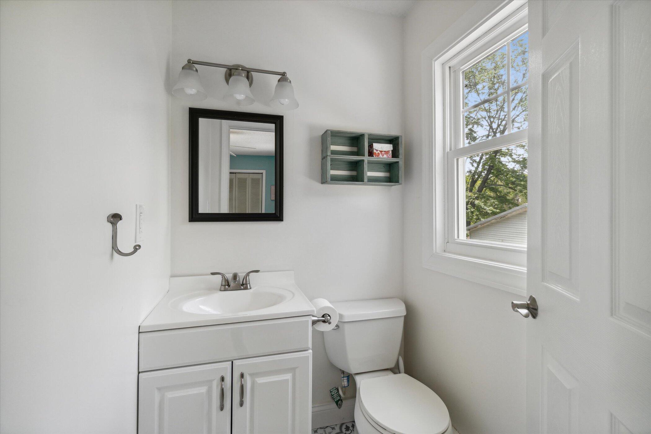 4680 Reynolds Road Jackson, MI 49201 - Photo 30 of 53 Half Bath - attached to Pr. BR 1