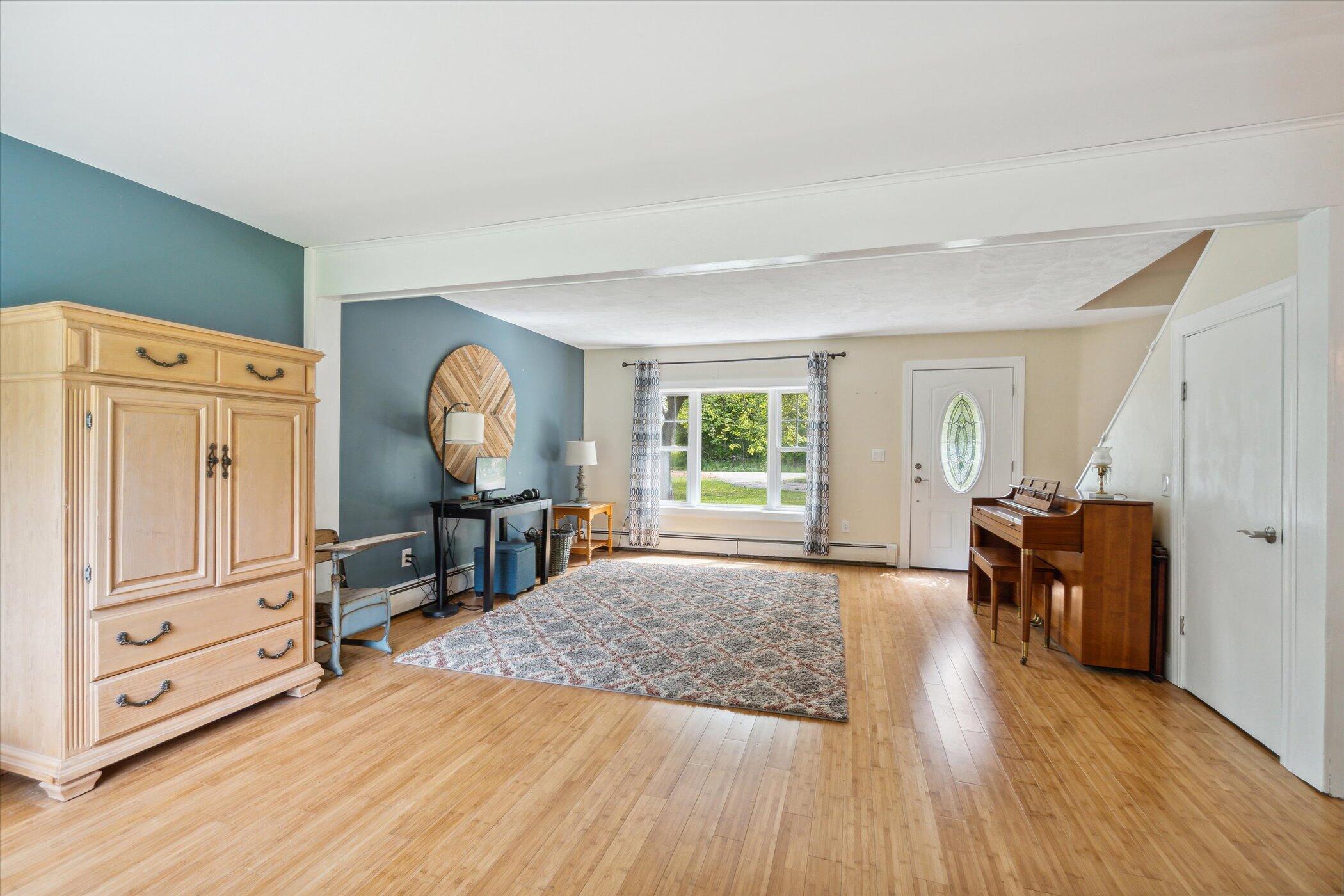 4680 Reynolds Road Jackson, MI 49201 - Photo 4 of 53 Front Entry Living Area