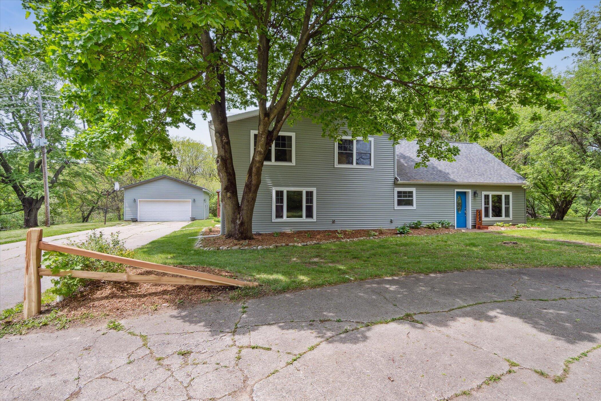 4680 Reynolds Road Jackson, MI 49201 - Photo 46 of 53 Circle Drive