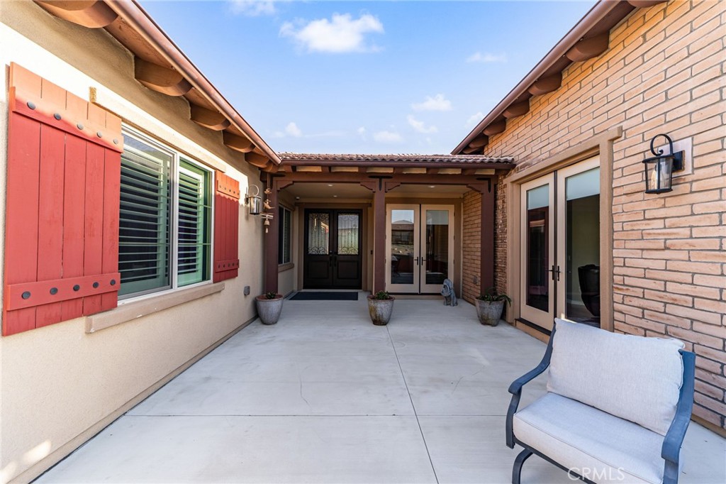 16105 Perry Heights Drive Riverside, CA 92504 - Photo 5 of 60