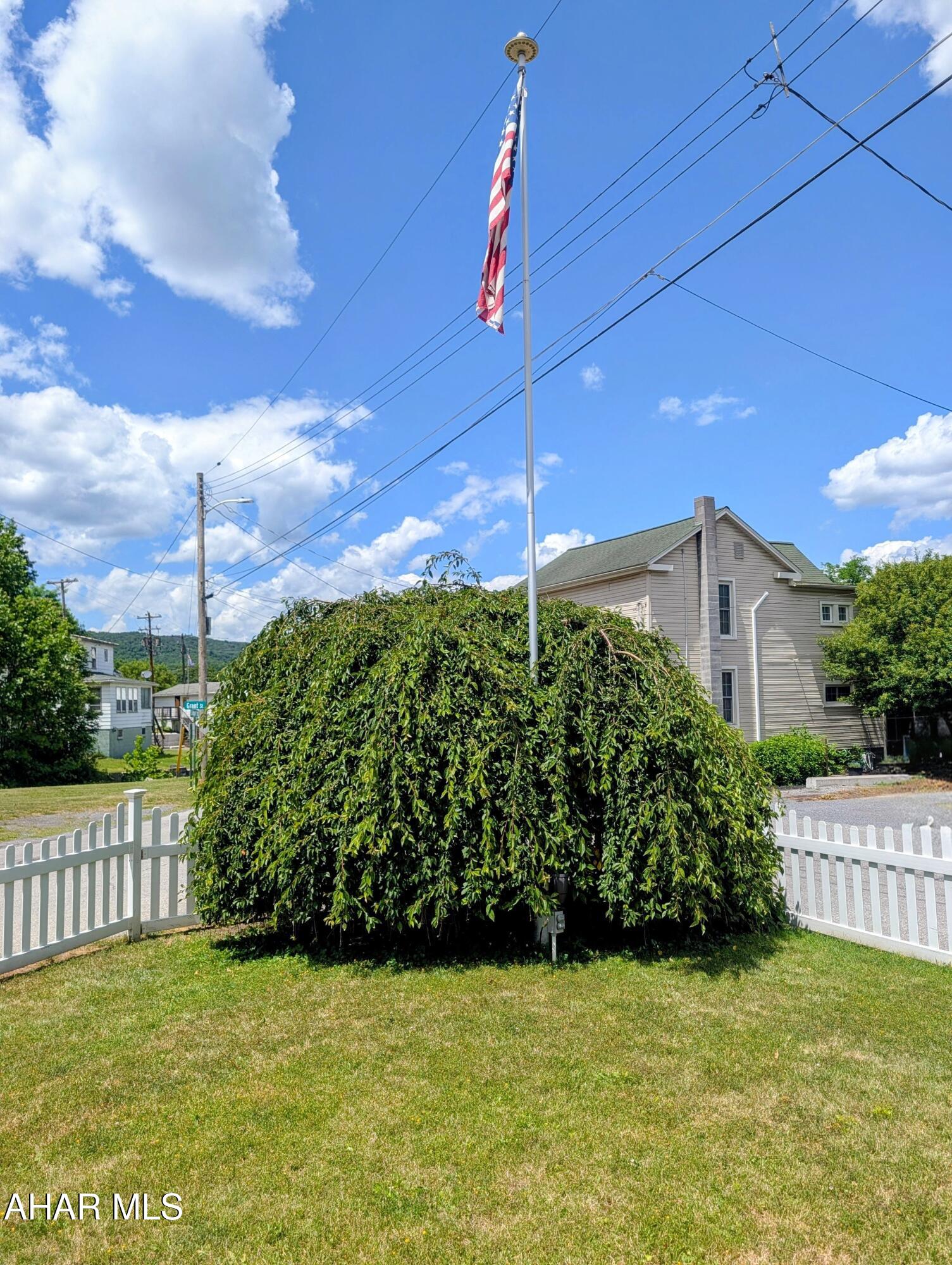 438 Grant Street Mapleton, PA 17052 - Photo 13 of 54
