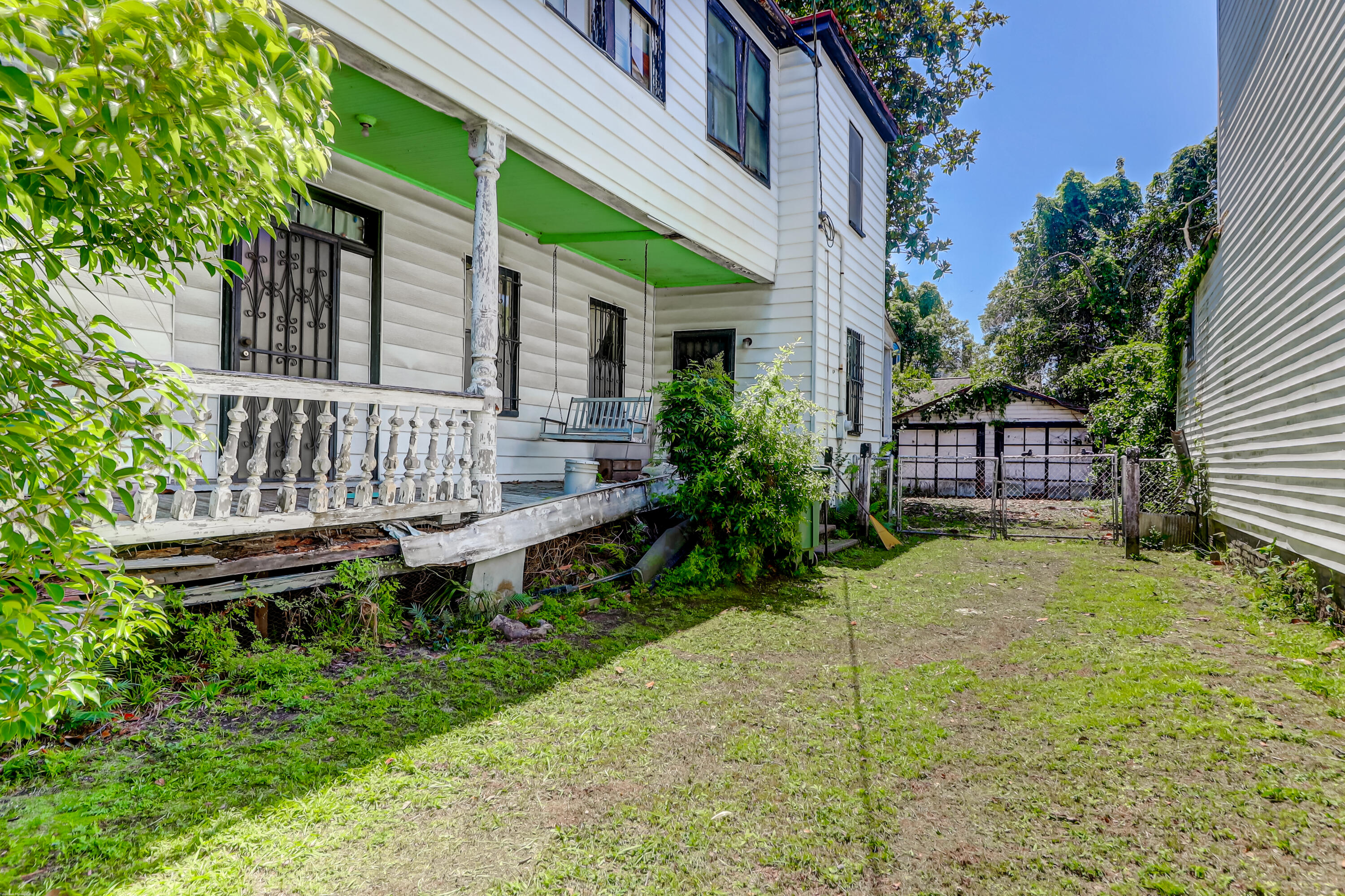 327 Sumter Street Charleston, SC 29403 - Photo 2 of 22 327 Sumter (5)