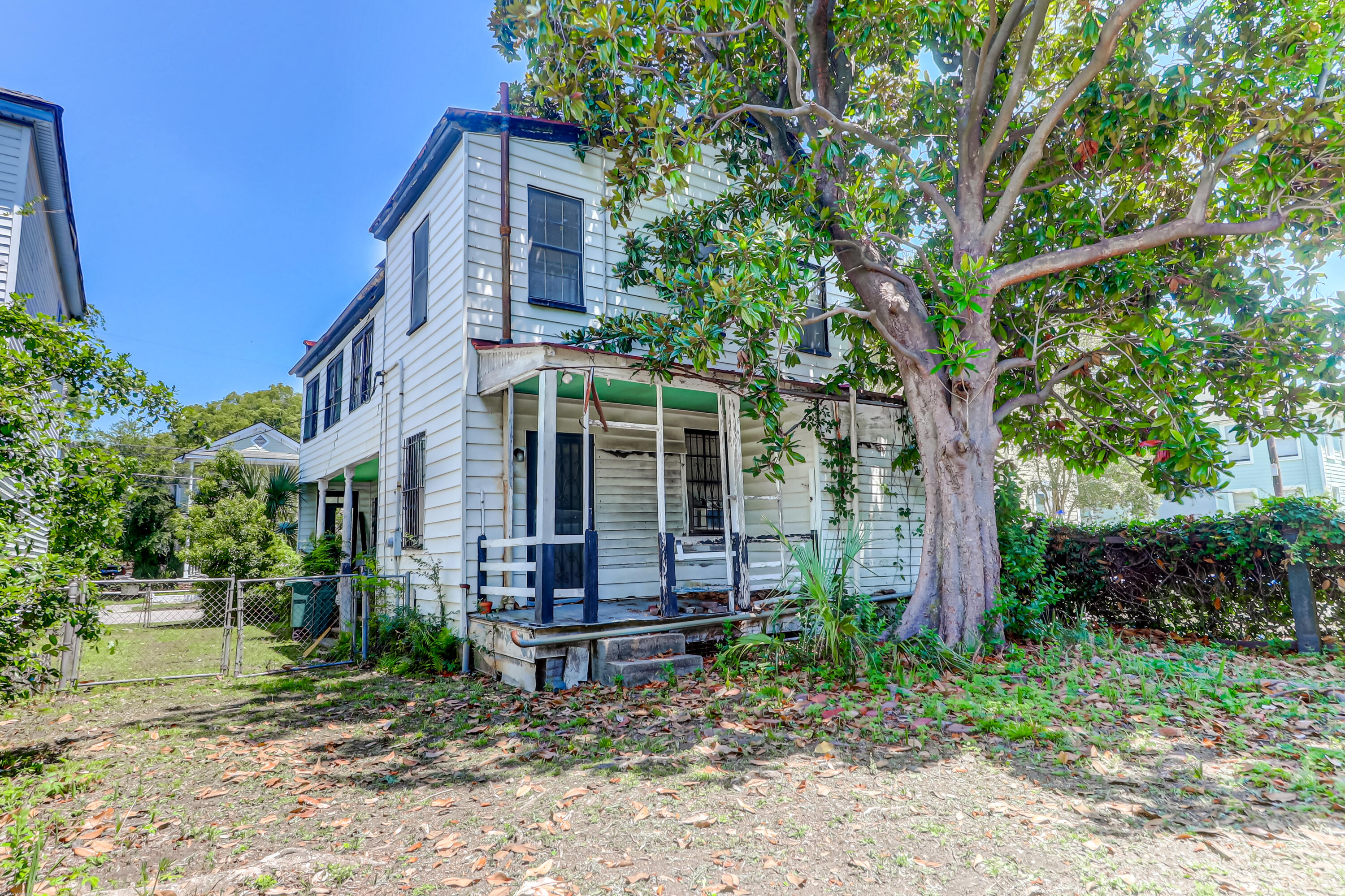 327 Sumter Street Charleston, SC 29403 - Photo 4 of 22 327 Sumter (7)