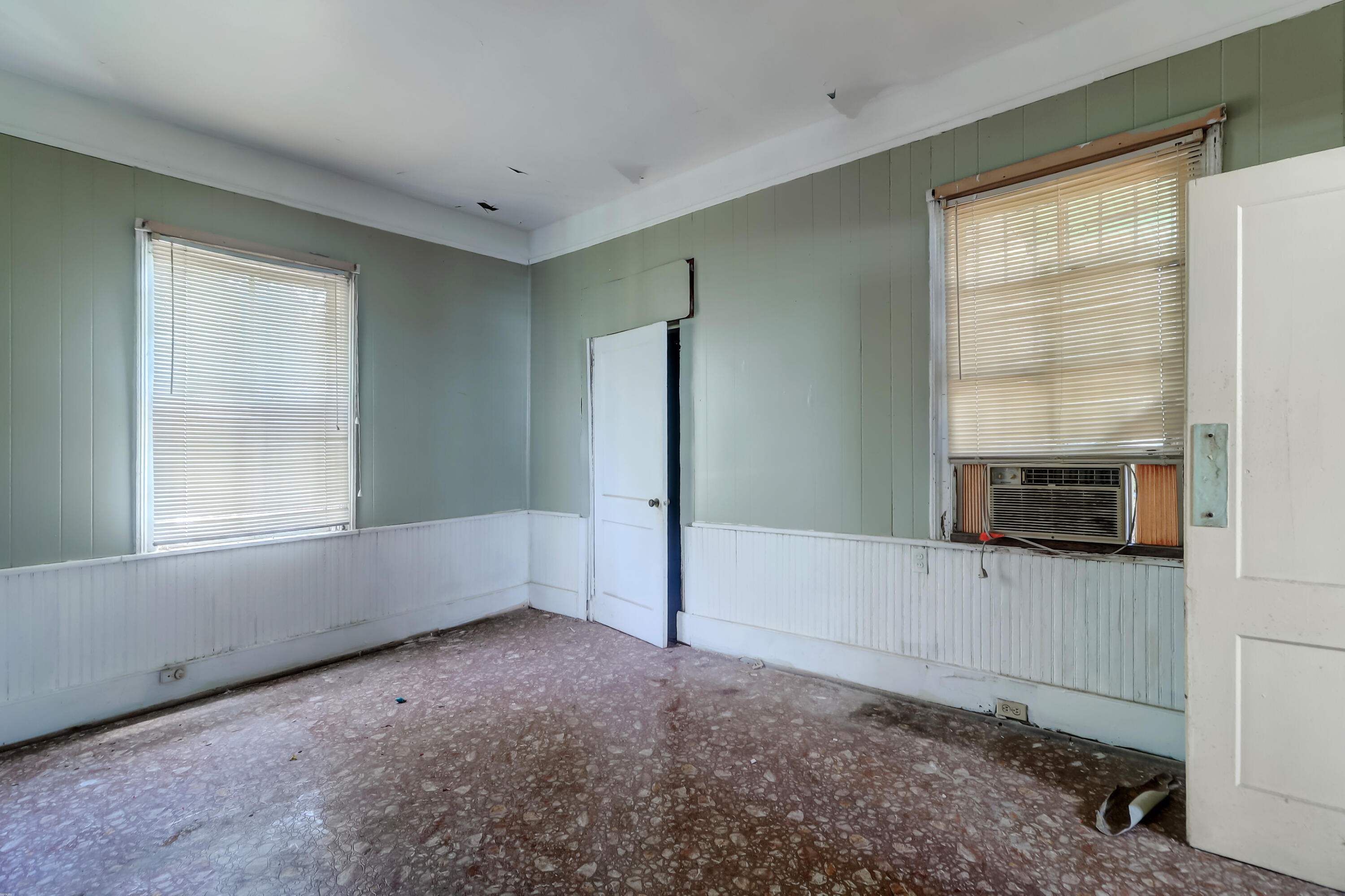 327 Sumter Street Charleston, SC 29403 - Photo 10 of 22 327 Sumter (13)