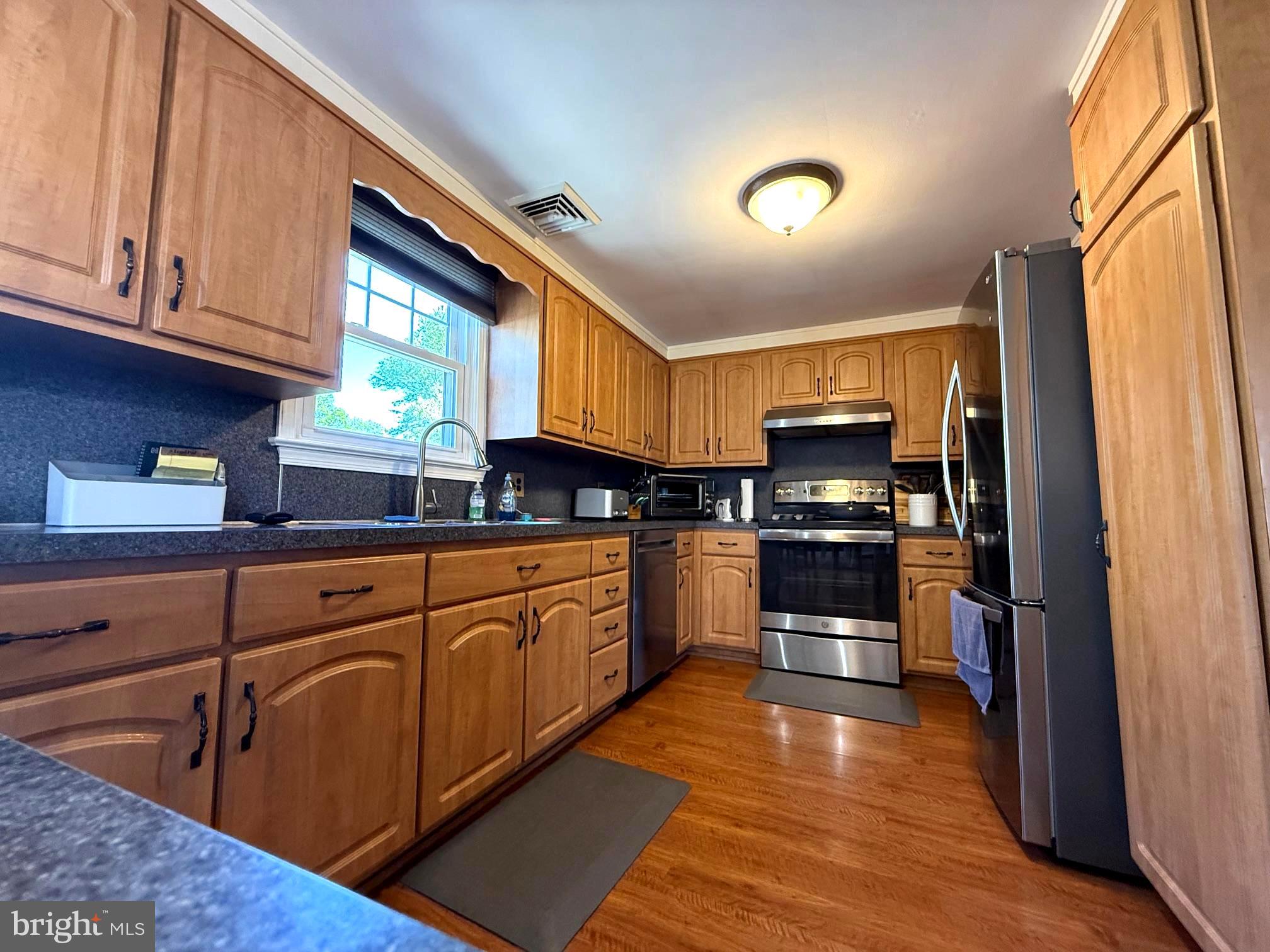 1495 Cedar Hill Road Pottstown, PA 19464 - Photo 9 of 37 Kitchen