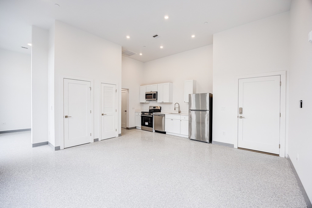 80 Middlesex Street, Unit 104 Lowell, MA 01852 - Photo 3 of 21