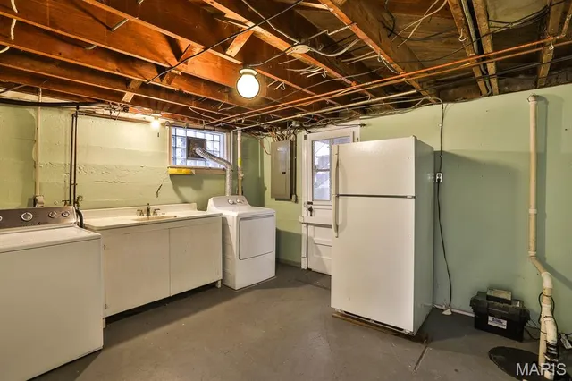 $304,999 | 9150 Wayne Drive, St. Louis, MO 63123