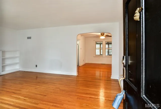 $304,999 | 9150 Wayne Drive, St. Louis, MO 63123