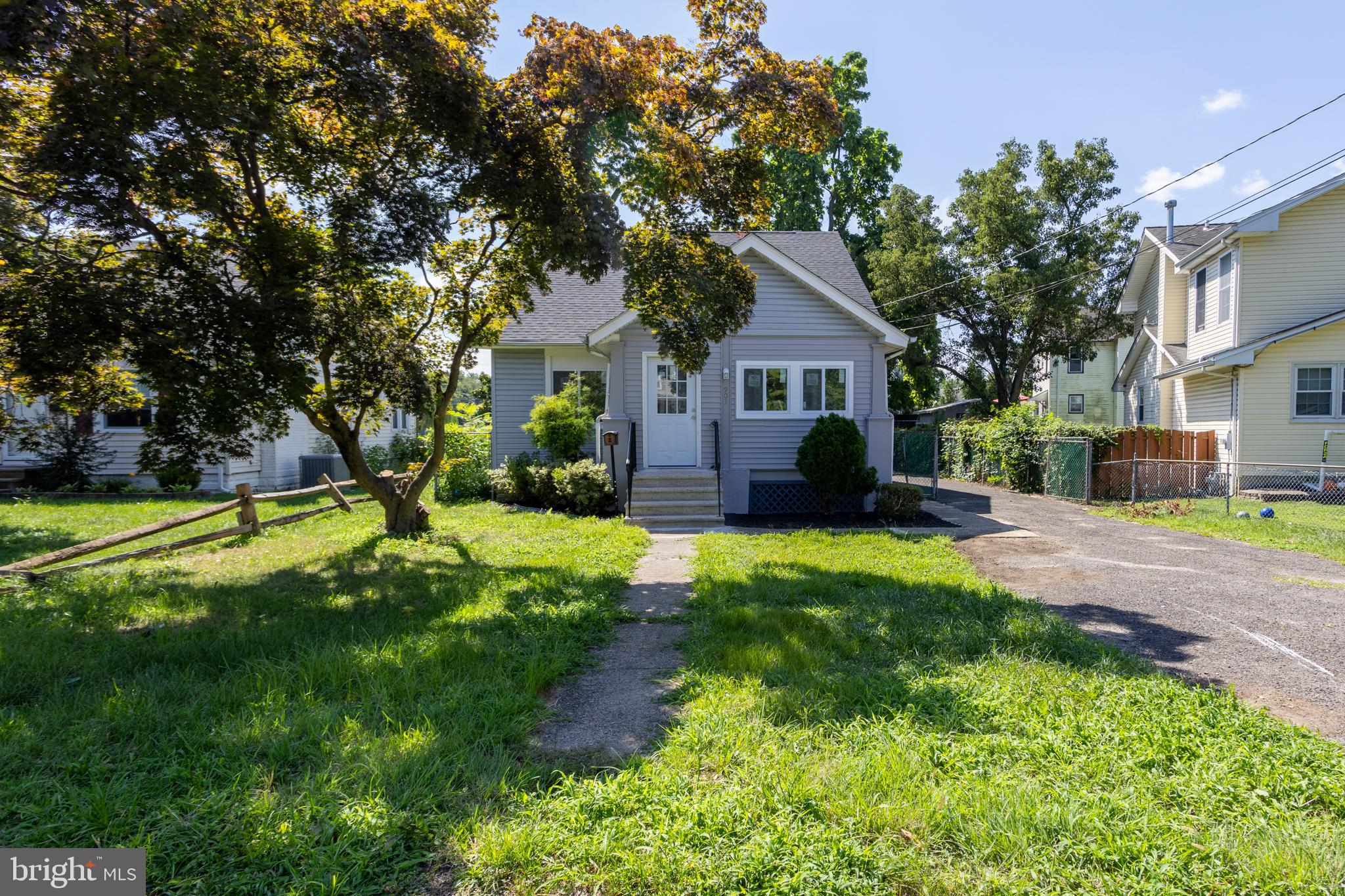 903 Beverly Road Burlington, NJ 08016 - Photo 3 of 36 Gallery Image 3
