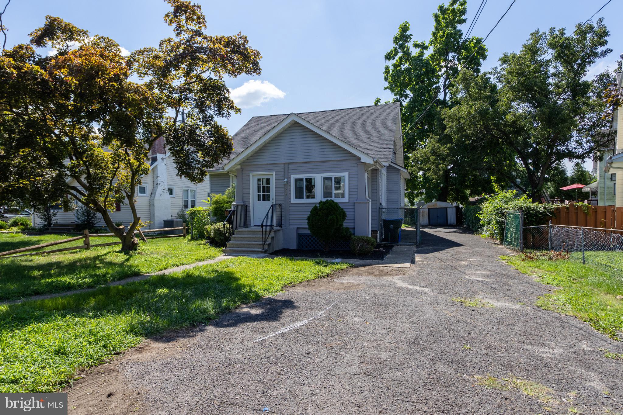 903 Beverly Road Burlington, NJ 08016 - Photo 4 of 36 Gallery Image 4