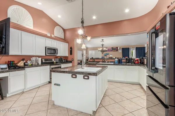 $1,099,999 | 3060 East Hope Street, Mesa, AZ 85213