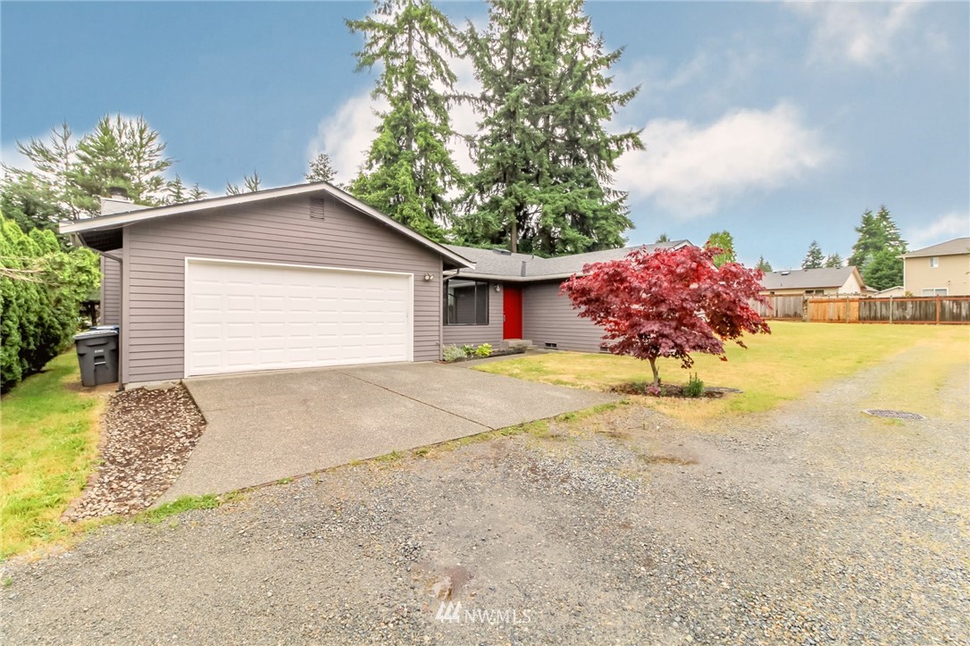 2228 Northeast 12th Street Renton, WA 98056 - Photo 2 of 29