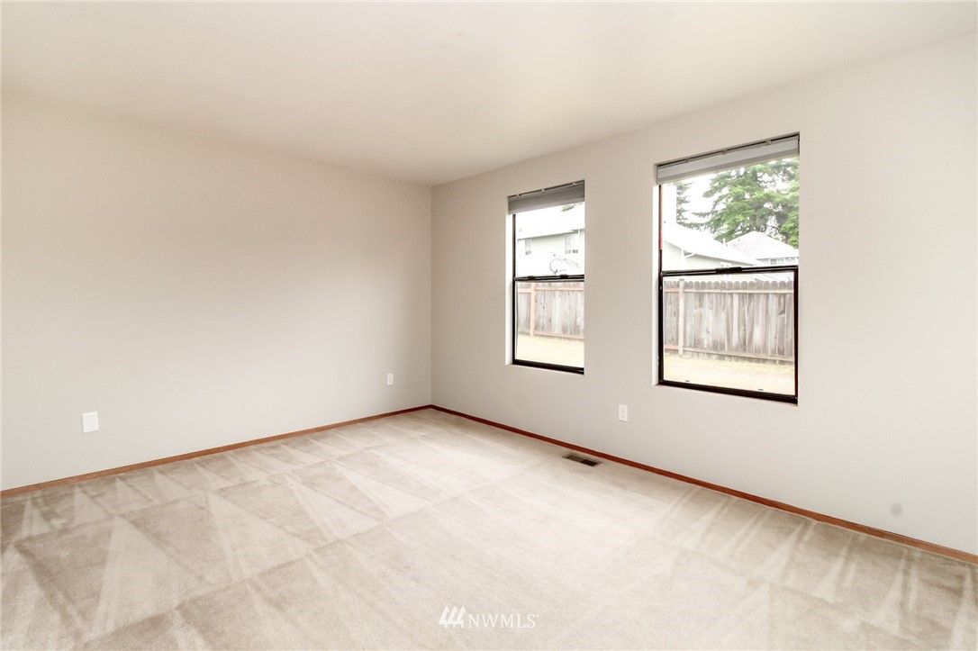 2228 Northeast 12th Street Renton, WA 98056 - Photo 13 of 29