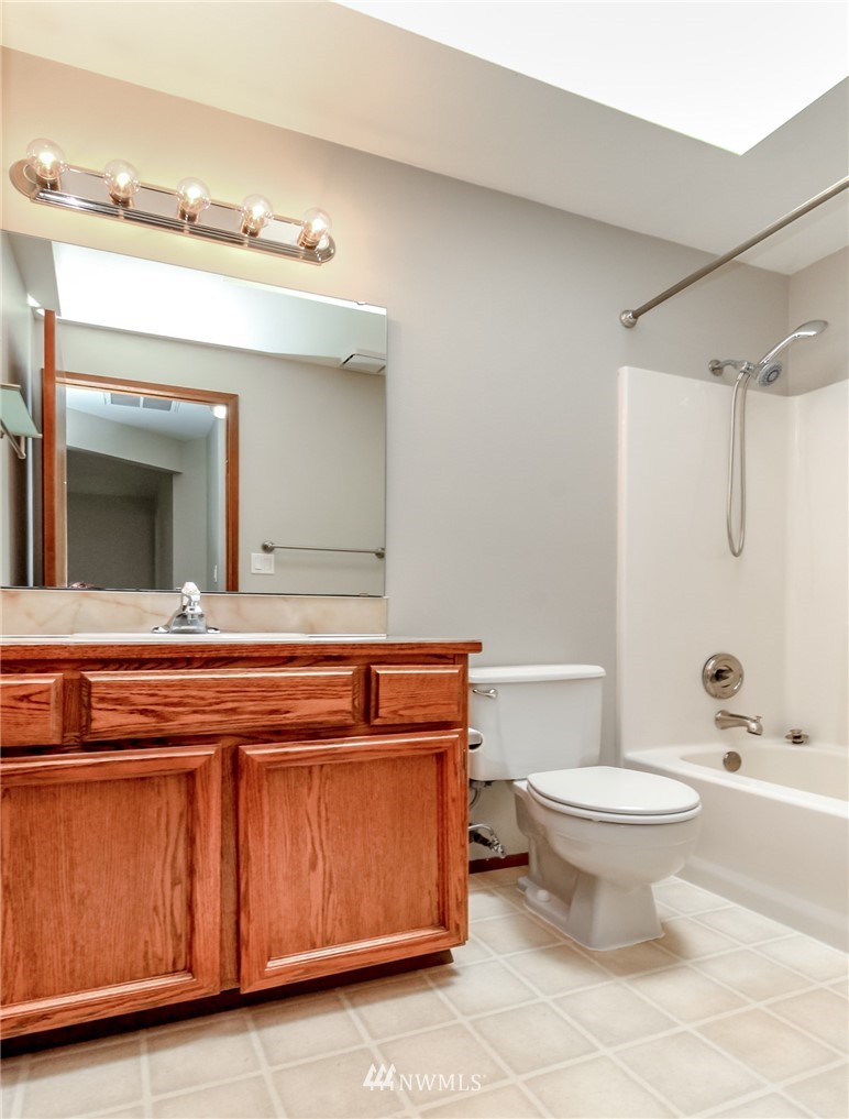 2228 Northeast 12th Street Renton, WA 98056 - Photo 18 of 29