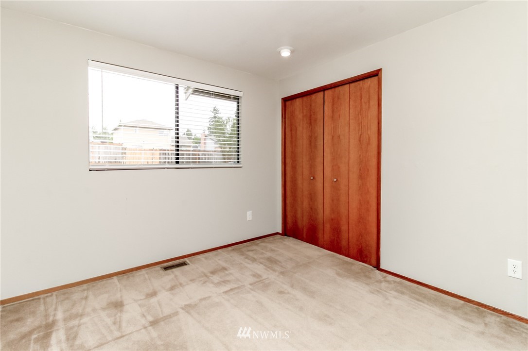 2228 Northeast 12th Street Renton, WA 98056 - Photo 20 of 29