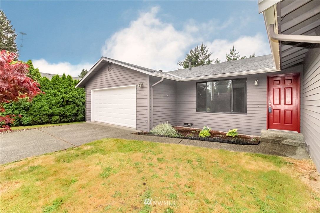2228 Northeast 12th Street Renton, WA 98056 - Photo 3 of 29