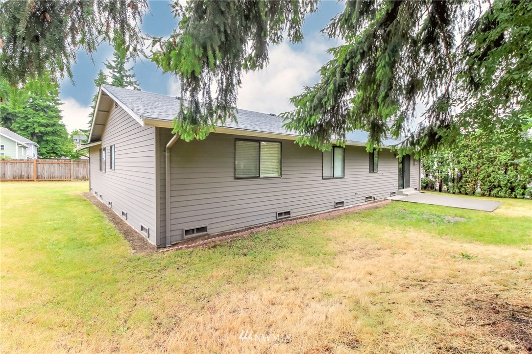 2228 Northeast 12th Street Renton, WA 98056 - Photo 26 of 29