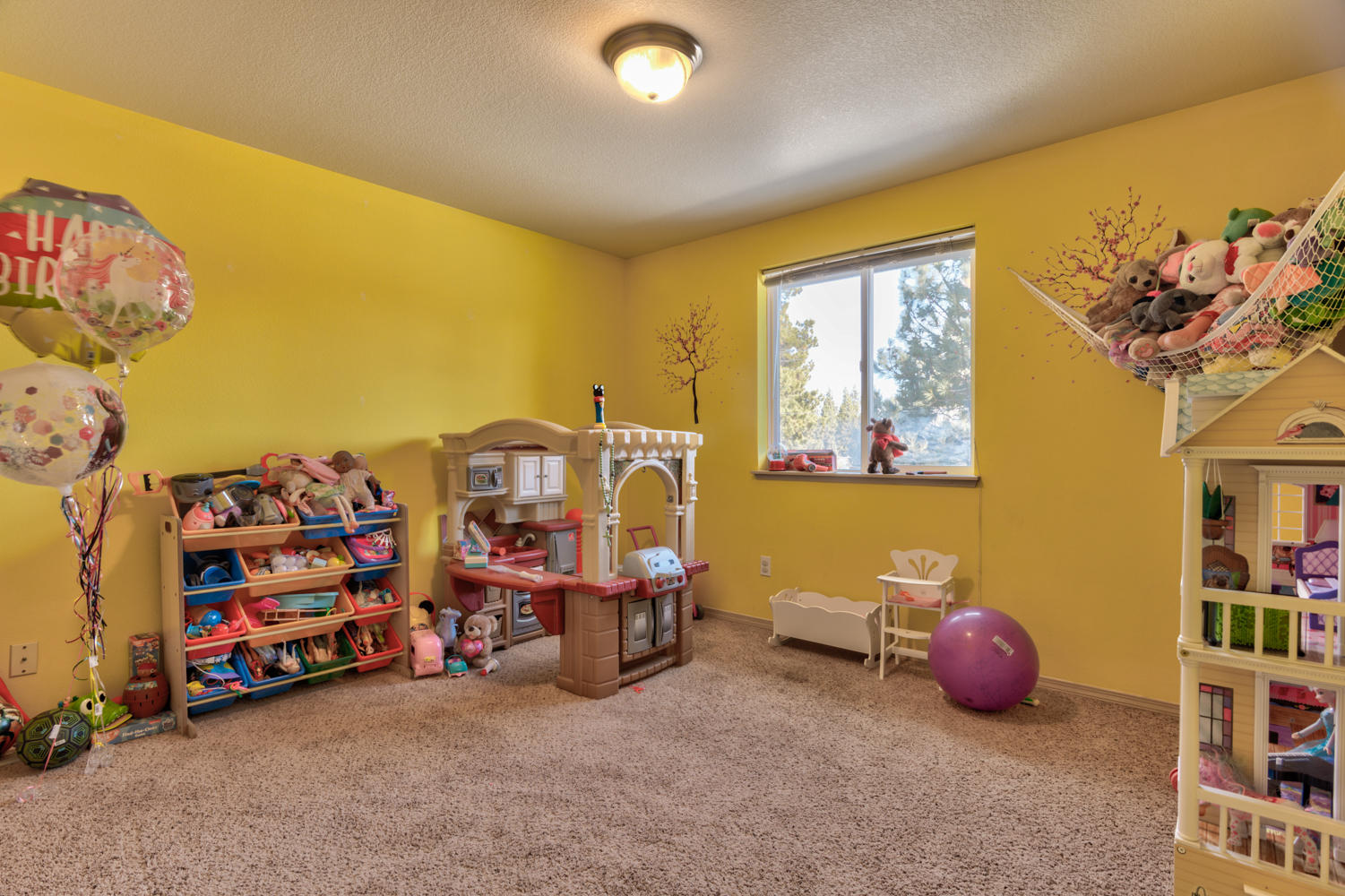 19660 Apache Road Bend, OR 97702 - Photo 29 of 33 a view of a room with toys and toys