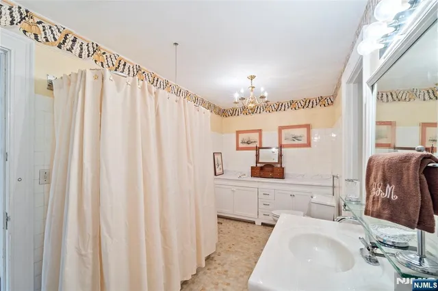 $3,495,000 | 9 East Saddle River Road, Saddle River, NJ 07458