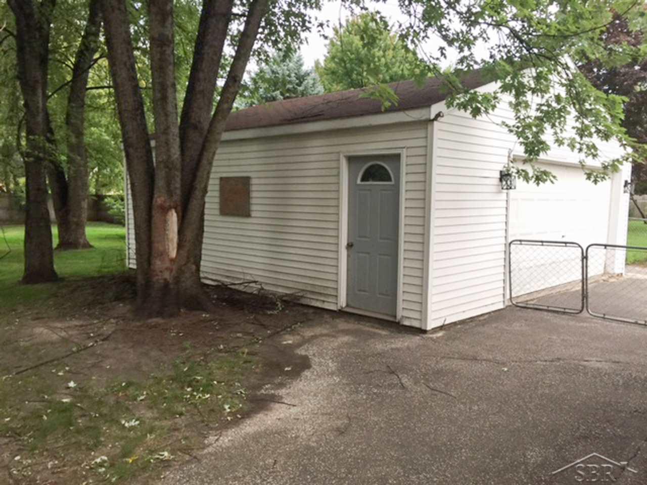 4535 Shattuck Road Saginaw, MI 48603 - Photo 16 of 16 50002986-15.JPG