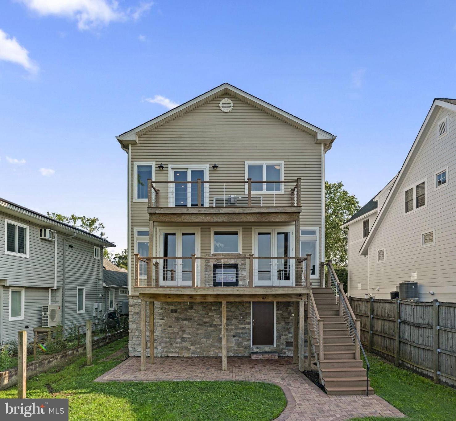 370 Magothy Road Severna Park, MD 21146 - Photo 43 of 64 a front view of a house with garden