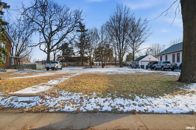 $15,000 | 1100 Park Avenue, Pekin, IL 61554