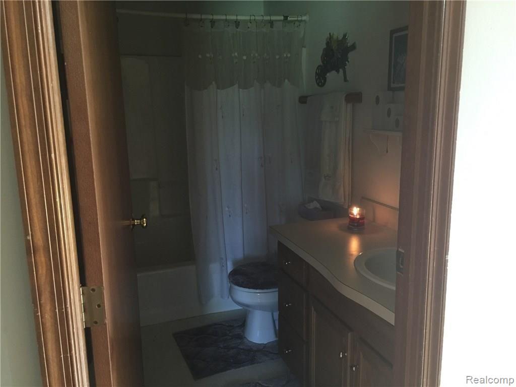 1130 South Washburn Road Davison, MI 48423 - Photo 14 of 23 Full bath