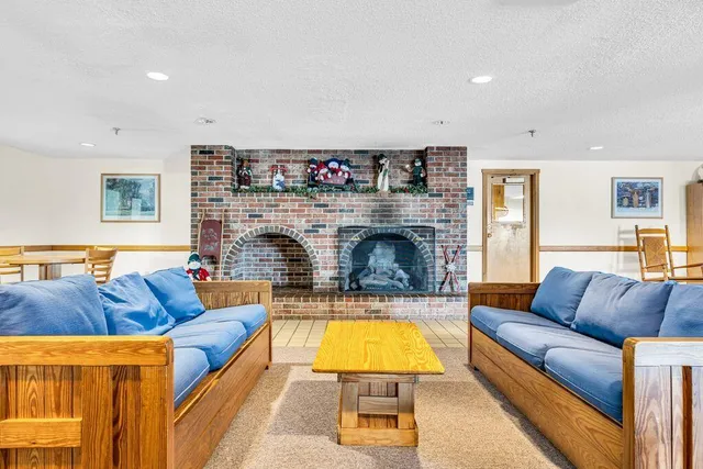 $400,000 | 8 Fall Line Drive, Unit W216, Newry, ME 04261