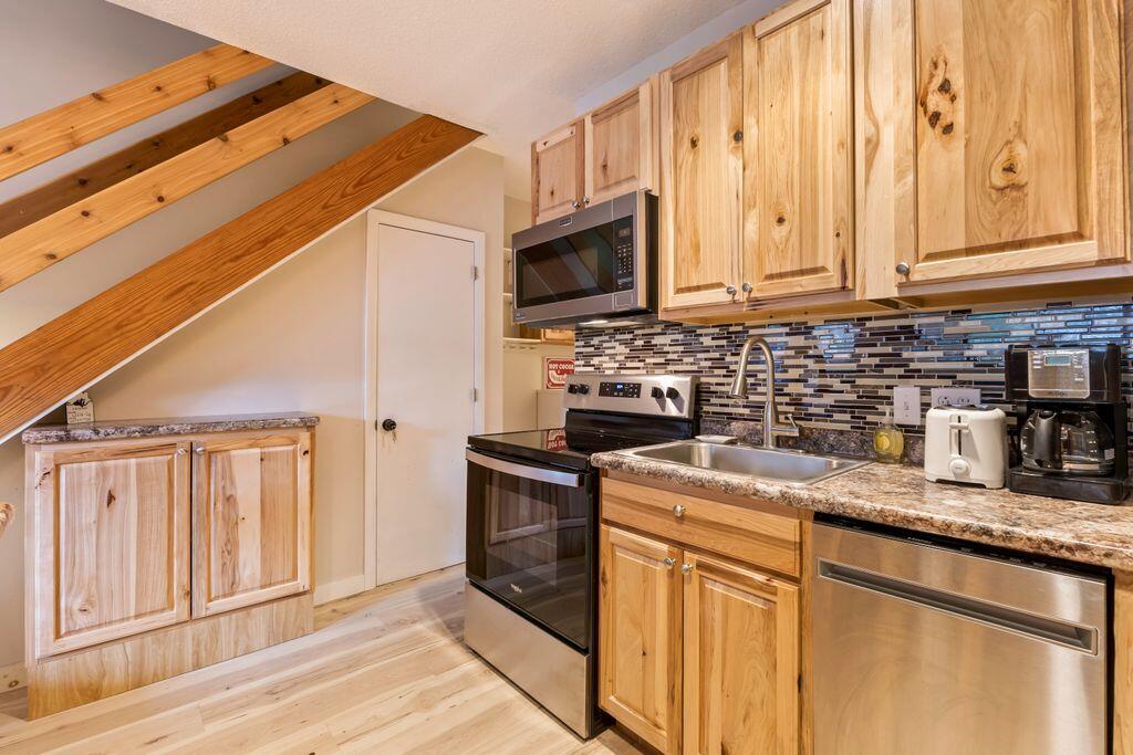 8 Fall Line Drive, Unit W216 Newry, ME 04261 - Photo 4 of 54 3__V5A2623