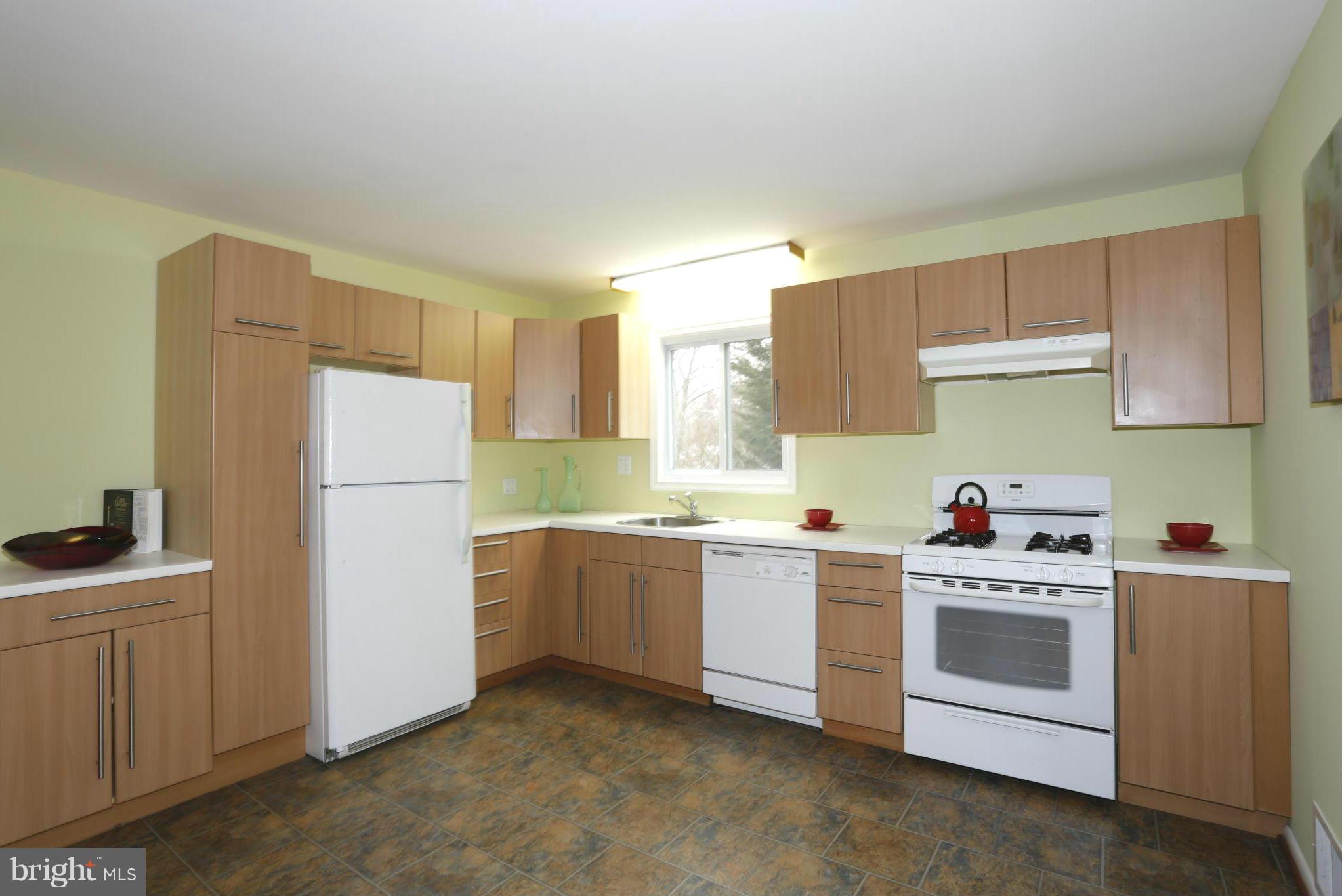 413 Mercer Road Rockville, MD 20852 - Photo 8 of 24 Kitchen