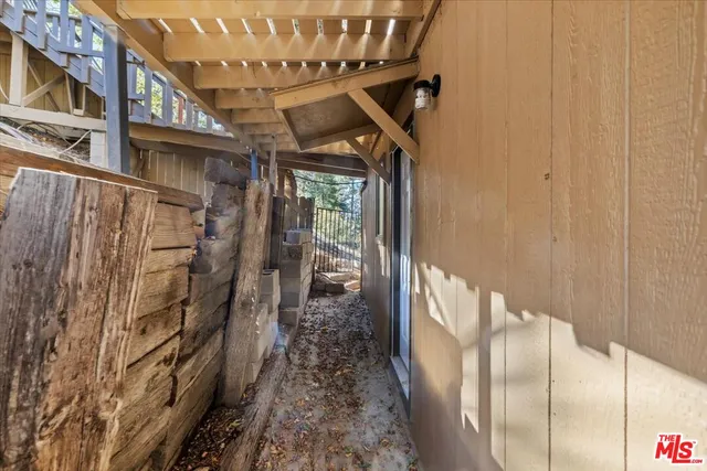 $349,000 | 6302 Spruce Avenue, Angelus Oaks, CA 92305