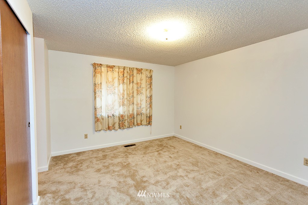 4068 Phillips Road Southeast Port Orchard, WA 98366 - Photo 8 of 23 Gallery Image 8
