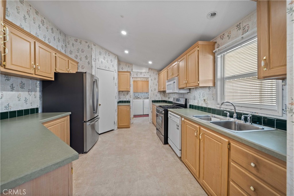 600 South Dennison Road, Unit 13 Tehachapi, CA 93561 - Photo 11 of 28