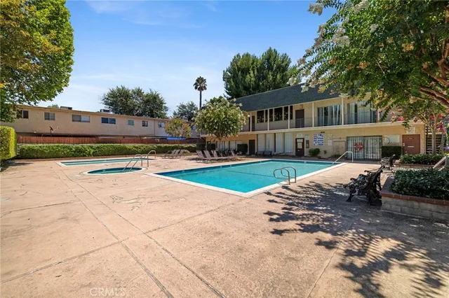 $2,900 | 17045 Roscoe, Unit 14, Northridge, CA 91325