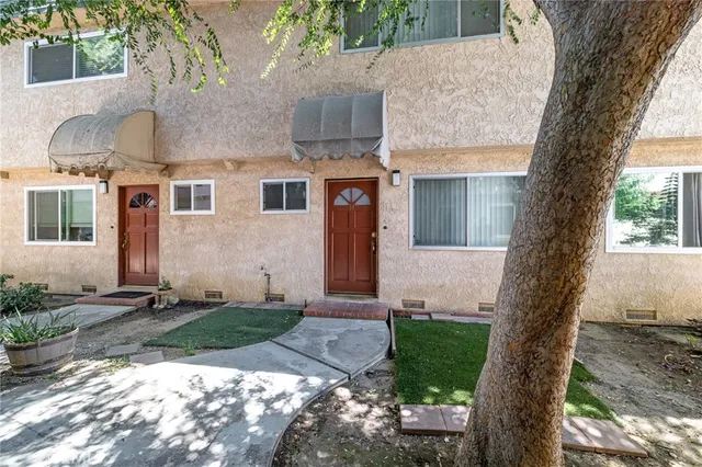 $2,900 | 17045 Roscoe, Unit 14, Northridge, CA 91325