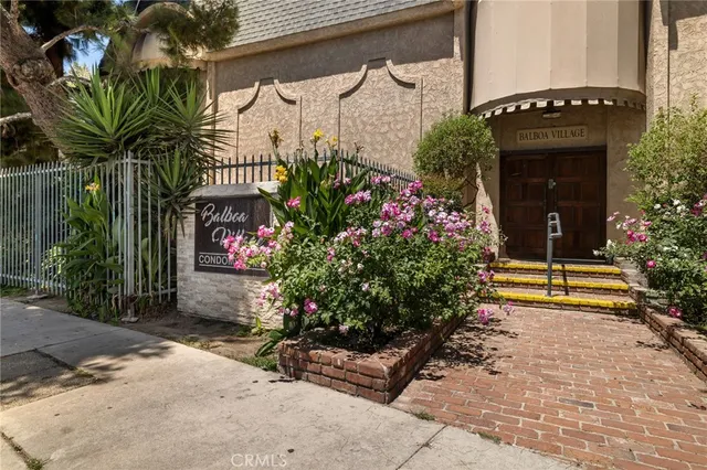 $2,900 | 17045 Roscoe, Unit 14, Northridge, CA 91325