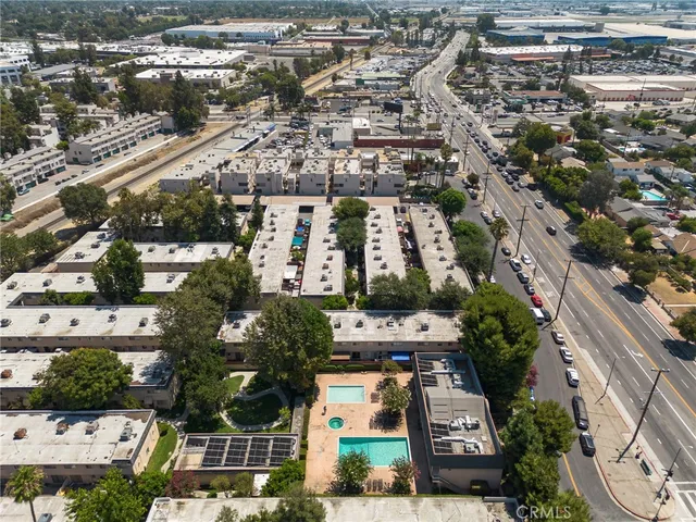 $2,900 | 17045 Roscoe, Unit 14, Northridge, CA 91325