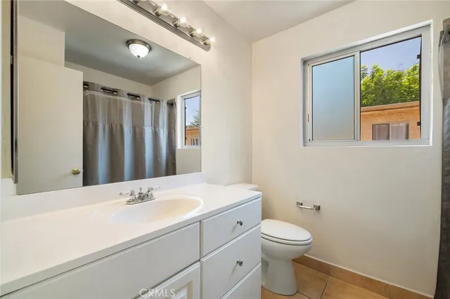 $2,900 | 17045 Roscoe, Unit 14, Northridge, CA 91325